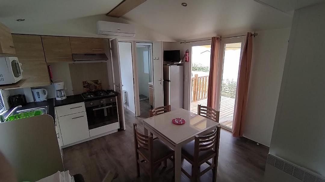 Mobil Home Camping **** Canet En Roussillon Exterior photo